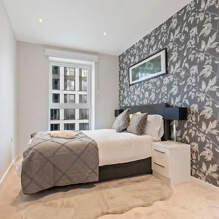 Elegant 2Br Flat On 20Th Floor Near Many Attractions Londres Extérieur photo